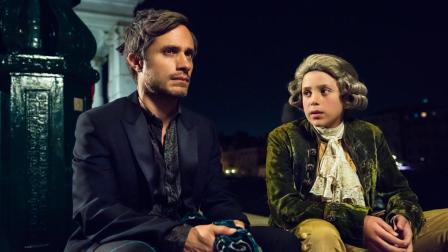 El mexicano consiguió su segunda nominación consecutiva al Globo de Oro a mejor actor en una serie de comedia o musical, por su papel en 'Mozart in the Jungle'