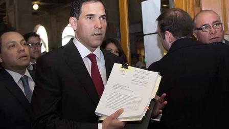 El presidente del Senado acudió a la SCJN para entregar el documento con la controversia sobre la Ley del IFT. Foto: Cuartoscuro