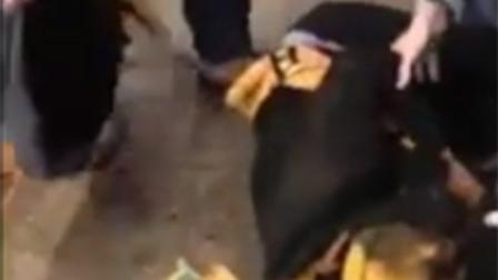 Faltaba al menos un minuto para que el tren llegara al andén y arrollara al hombre. (Foto: Twitter)