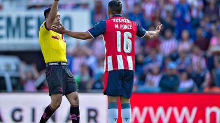 Miguel Ponce fue expulsado rigurosamente al 27' (Mexsport)