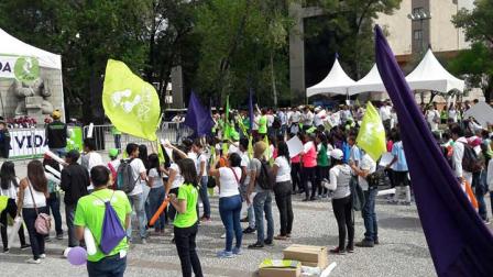 Son diversas organizaciones del país que se pronuncian en contra de las políticas que favorecen la aprobación del aborto. Foto Daniel MagañaSon diversas organizaciones del país que se pronuncian en contra de las políticas que favorecen la aprobación del aborto. Foto Daniel Magaña