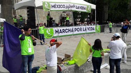 Son diversas organizaciones del país que se pronuncian en contra de las políticas que favorecen la aprobación del aborto. Foto Daniel MagañaSon diversas organizaciones del país que se pronuncian en contra de las políticas que favorecen la aprobación del aborto. Foto Daniel Magaña