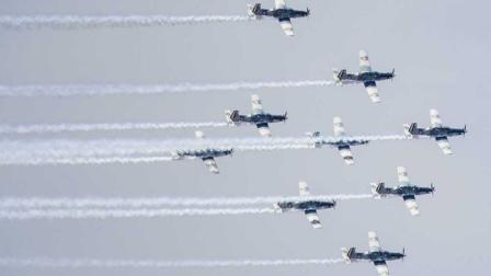 Aeronaves en la exhibición de la Feria Aeroespacial México 2017.