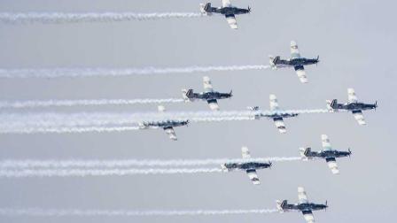 Aeronaves en la exhibición de la Feria Aeroespacial México 2017.