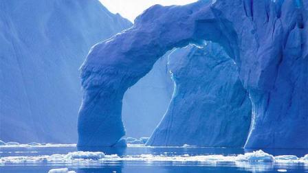 Además, aseguran que los icebergs de fusión liberarán agua dulce al Mar Arábigo, lo que ayudaría a restablecer el equilibrio ecológico y reduciría la salinidad del mar, causada por la descarga de salmuera de las plantas de desalinización, restaurando así la biodiversidad.