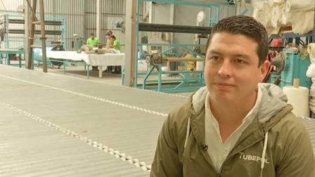 Estos ingenieros egresados de la UNAM crearon una tecnología para rehabilitar tuberías sin necesidad de excavar. Foto Especial