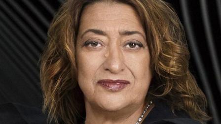 En 2004, la arquitecta tuvo el honor de ser la primera mujer en recibir el Premio Pritzker, el de mayor prestigio internacional y el principal galardón concedido para honrar a un arquitecto en el mundo