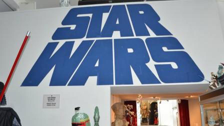 Sansweet mantiene sus objetos en el Rancho Obi-Wan, el cuál fundó en su granja para que todos los fanáticos pudieran disfrutar de la memorabilia.