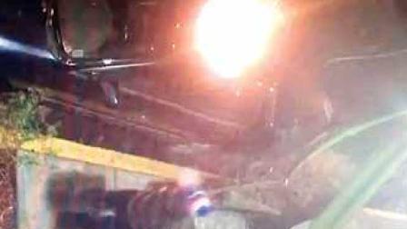  El hombre prendió fuego al Honda Accord propiedad del padre de la víctima, estacionado frente al domicilio de ambos.