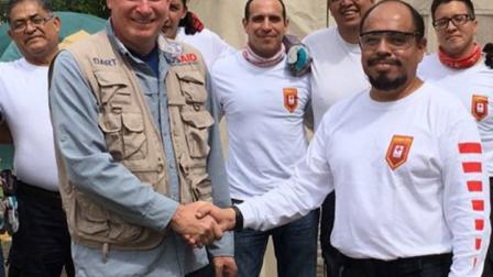 Los rescatistas de EU que participaron en la búsqueda de sobrevivientes, tras el 19:S, donaron a México el equipo que emplearon.