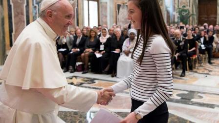 Francisco se reunió el viernes con los participantes de una conferencia internacional respaldada por la Iglesia católica sobre la lucha contra la pornografía infantil 