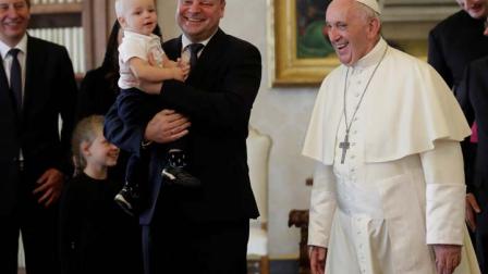 Francisco se reunió el viernes con los participantes de una conferencia internacional respaldada por la Iglesia católica sobre la lucha contra la pornografía infantil. (Foto: Reuters)