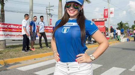 La belleza que engalana el Honduras vs. México