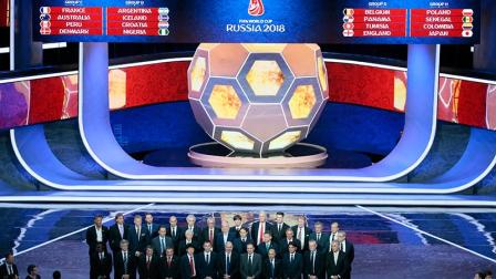 La foto del recuerdo con todos los entrenadores de las selecciones invitadas (AP)
