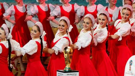 El espectáculo previo al sorteo (Reuters)