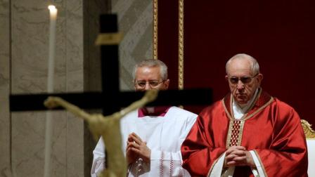 Papa Francisco preside oficio de Viernes Santo 