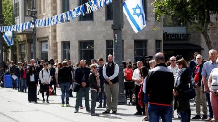 Israelíes guardan silencio en memoria del Holocausto 