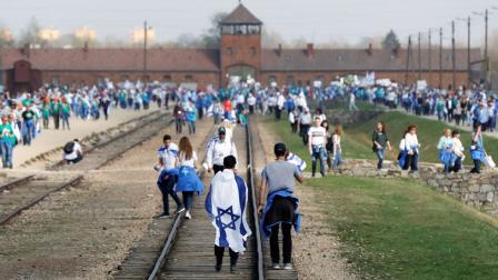 Israelíes guardan silencio en memoria del Holocausto 