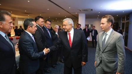 López Obrador se reúne con la Conago 