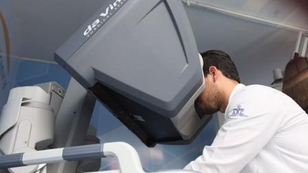 En Hospital Ángeles, exponen relevancia de la cirugía robótica