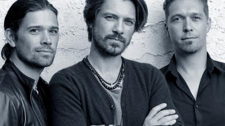 Zac, Taylor e Isaac, de 33, 35 y 37 años, respectivamente, hacen público lo que hay detrás de la onomatopeya que los lanzó a la fama global en 1997 con el 'single' de su tercer álbum 'Middle of Nowhere'. 