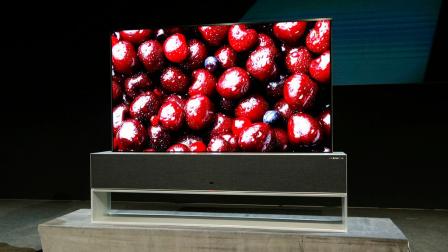 LG presenta la primera televisión enrollable