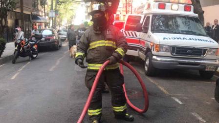 Los vulcanos rescataron a las mascotas que se encontraban dentro del departamento. Foto: Ricardo Vitela