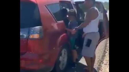 Los elementos lograron ubicar a los familiares del menor a 15 kilómetros de la tienda de conveniencia conocida como OXXO, en la que el niño bajó por agua. - Foto: Especial