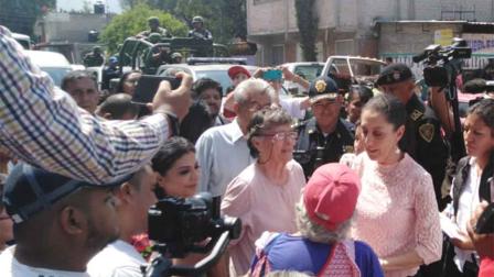La jefa de Gobierno de la Ciudad de México, Claudia Sheinbaum, recorre calles de la alcaldía Iztapalapa. Foto: Especial