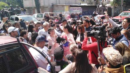 La jefa de Gobierno de la Ciudad de México, Claudia Sheinbaum, recorre calles de la alcaldía Iztapalapa. Foto: Especial
