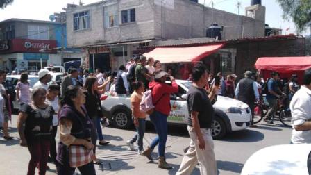 La jefa de Gobierno de la Ciudad de México, Claudia Sheinbaum, recorre calles de la alcaldía Iztapalapa. Foto: Especial