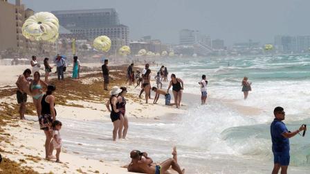 Con esa medida se espera mantener una ocupación hotelera de 80 por ciento durante esta temporada vacacional, incluso similar a la del año pasado. Foto: EFE