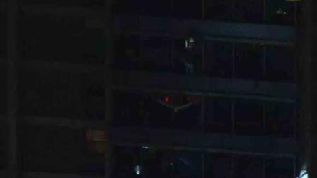 El asombroso escape de un hombre tras terrible incendio