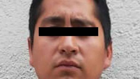 Erick "N", identificado como ex custodio penitenciario, fue aprehendido por elementos de la Secretaría de Seguridad del Estado de México. Foto: SSEdomex