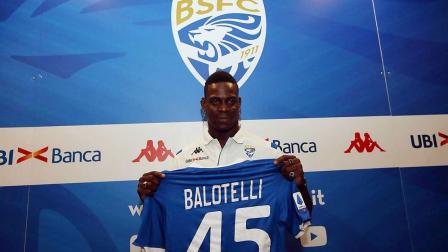 Balotelli apostó por un club que considera su casa. (EFE)