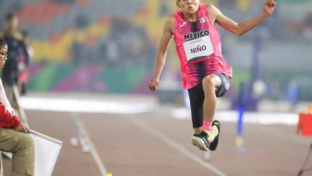 El mexicano Gabriel Niño obtuvo la medalla de bronce en la prueba del salto de longitud T36 (Notimex)