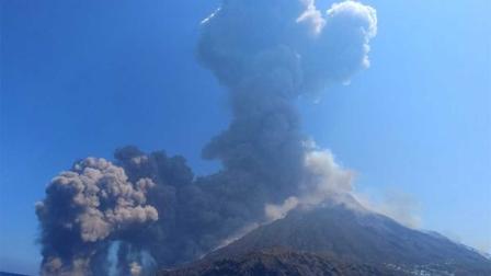 Pánico en Italia por nueva erupción del volcán Estrómboli