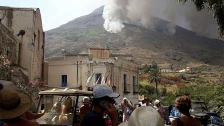 Pánico en Italia por nueva erupción del volcán Estrómboli