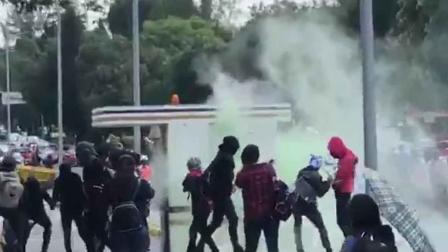En la rectoría de la máxima casa de estudios del país, algunos manifestantes encapuchados se enfrentaron con personal de seguridad de la UNAM en Ciudad Universitaria. 