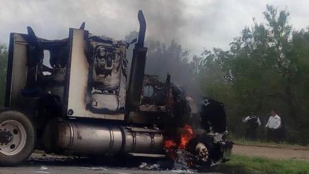 Se registran enfrentamientos y narcobloqueos en Tamaulipas