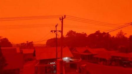 El cielo se torna rojo en Indonesia a causa de incendios forestales