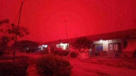 El cielo se torna rojo en Indonesia a causa de incendios forestales