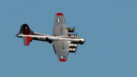 Al menos 5 muertos en EU por choque de avión de II Guerra Mundial 