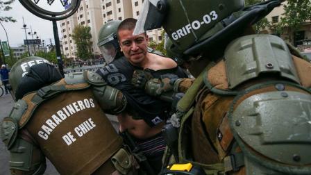Al menos 3 muertos por ola de protestas en Chile