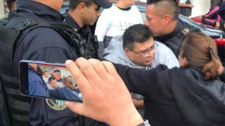 Niegan atención médica y detienen a conductor que chocó con PDI