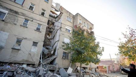 Aumentan a 18 los muertos por sismo en Albania