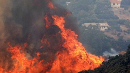 Desalojan a miles en California por nuevo incendio forestal