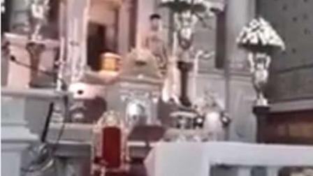 Joven irrumpe en iglesia de San Luis Potosí y ataca a fieles
