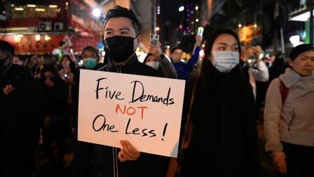 Con marcha masiva, manifestantes dan ultimátum al gobierno de Hong Kong