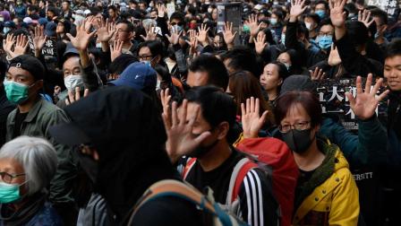 Con marcha masiva, manifestantes dan ultimátum al gobierno de Hong Kong
